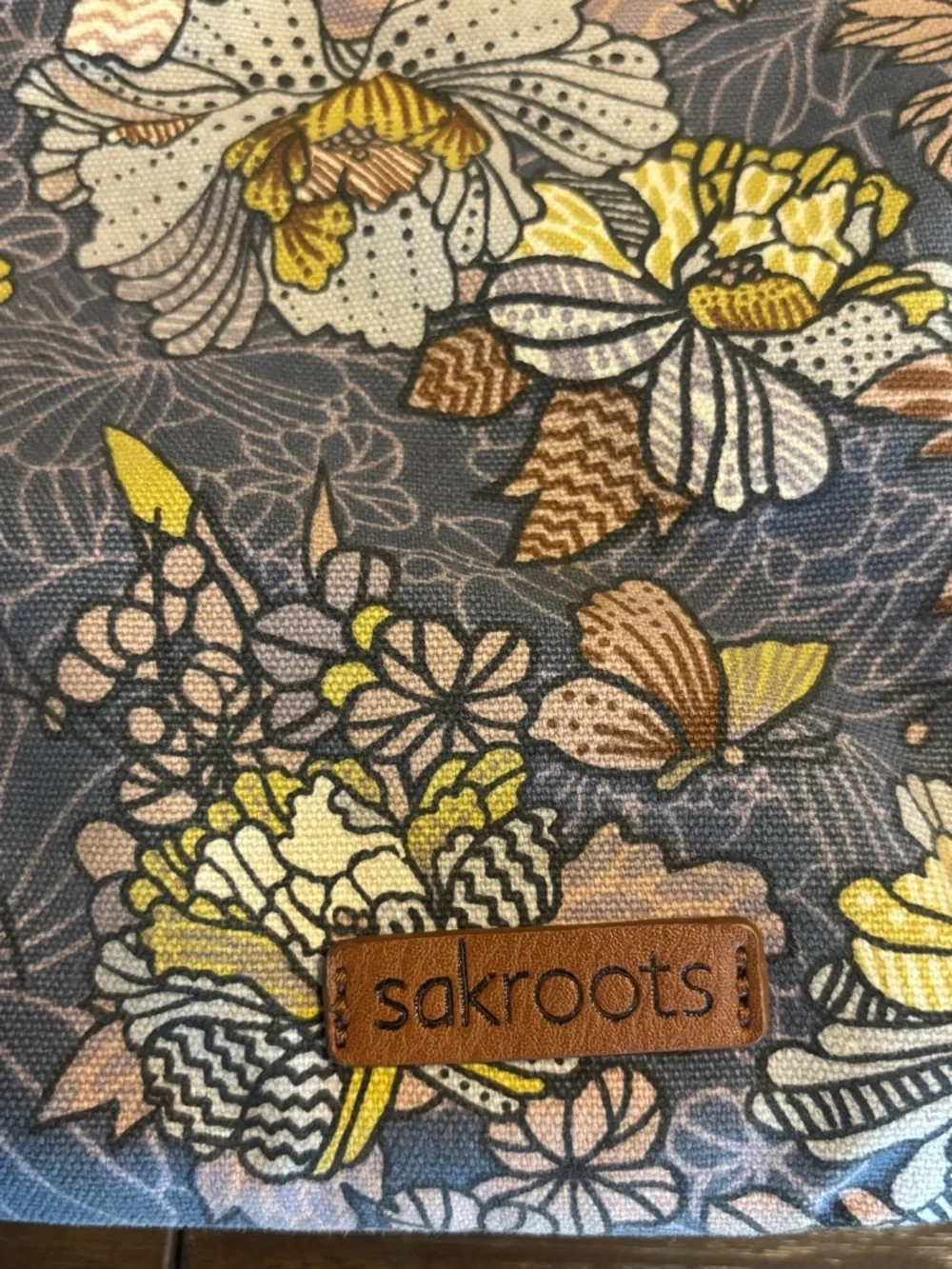 Sakroots Sequoia Shadow Flower Power Floral Hobo with Butterfly Keychain  😍 EUC - Picture 10 of 10